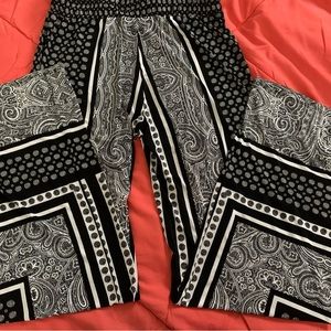Woman’s Black and White Pants Small NWT